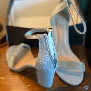 Windsor size 5.5 NEW heel